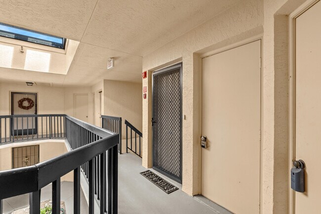 Foto del edificio - 2083 NE Collins Cir
