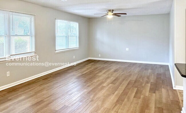 Foto del edificio - 14005 Glenview Dr SW