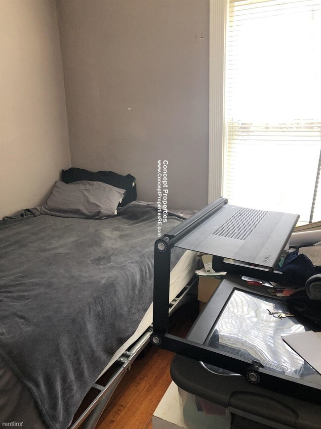 Building Photo - 4 br, 1 bath  - 368 Broadway # 2LR