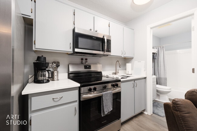 Building Photo - 100 Pulsipher Ln