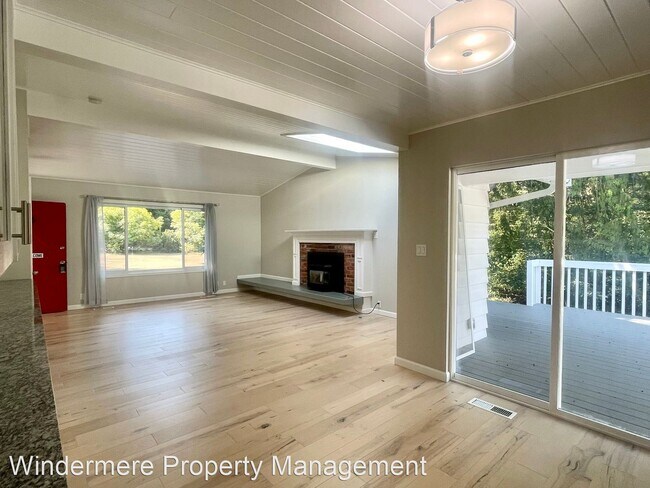 Building Photo - 3 br, 2.5 bath House - 16821 Scandia Lane NW