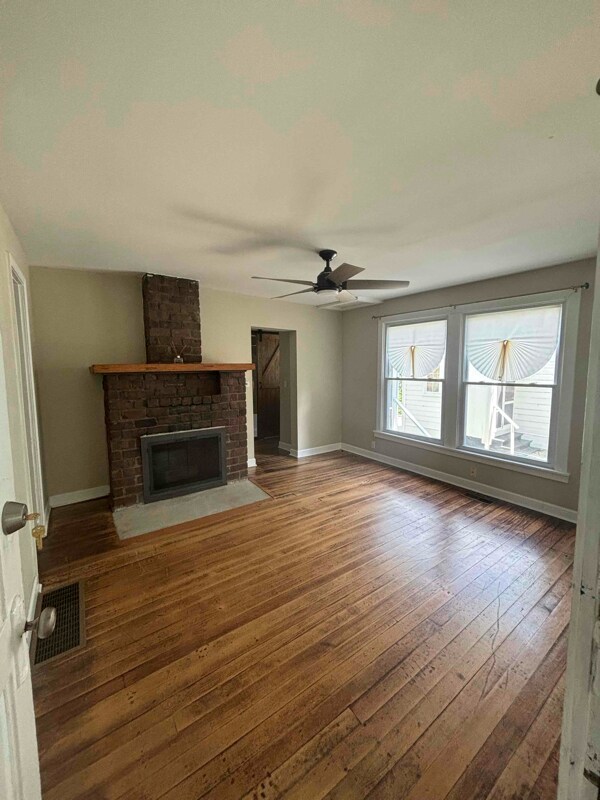 Building Photo - 16 N Walworth Ave