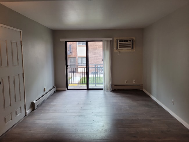 Building Photo - 5995 W Hampden Ave