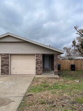 Building Photo - 704 S 23rd St