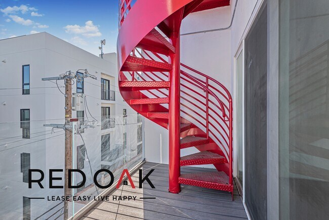 Foto del edificio - ~1 Month FREE~ Incredible, Spacious Three ...