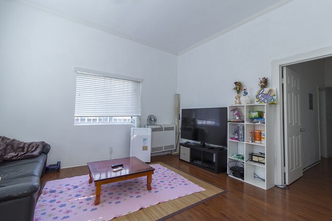 Foto del edificio - 1213 Dewey Ave