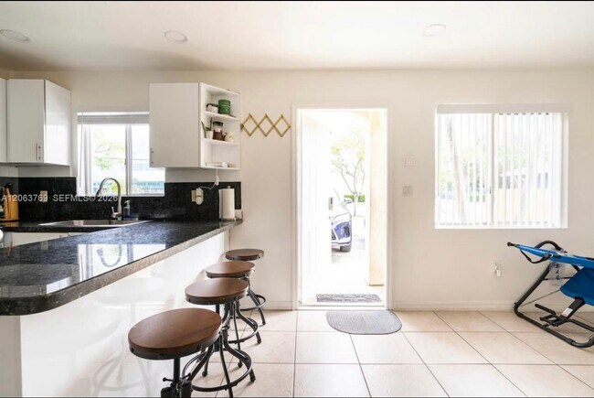 Foto del edificio - 925 SW 8th St