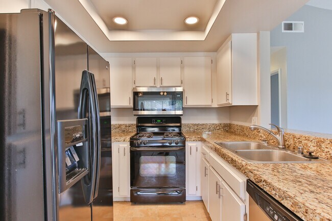 Foto del edificio - 707 Brookstone Rd