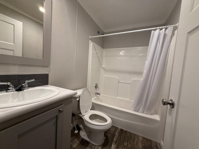 Photo - 4901 N Vaughn Rd Apartment