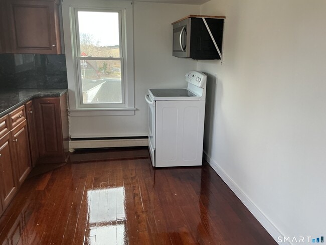 Building Photo - 2 Straits Turnpike Ln