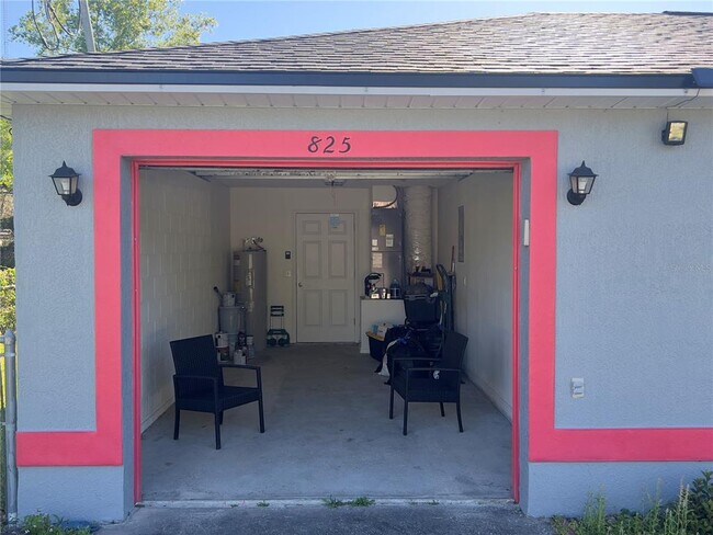 Foto del edificio - 825 Charles Ave