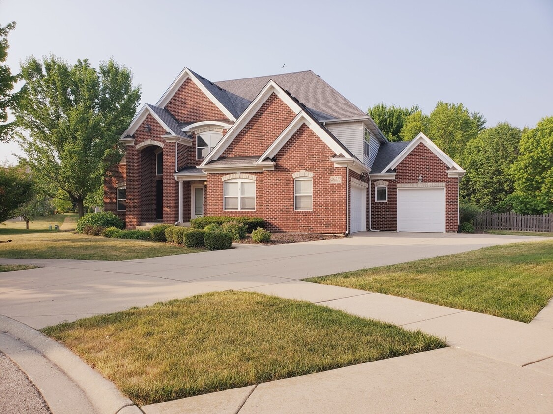 Primary Photo - 26513 Silverleaf Dr