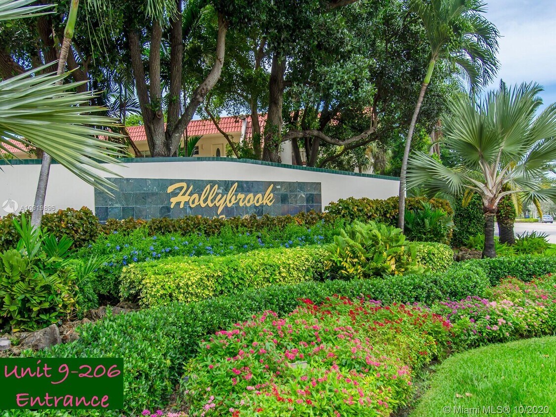 9800 N Hollybrook Lake Dr Unit 206, Pembroke Pines, FL 33025 Condo