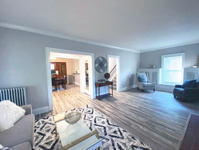 Building Photo - 4 Bed - 1 Bath Colonial for Rent w/ Finish...