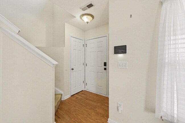 Building Photo - 272 Clayburne Dr