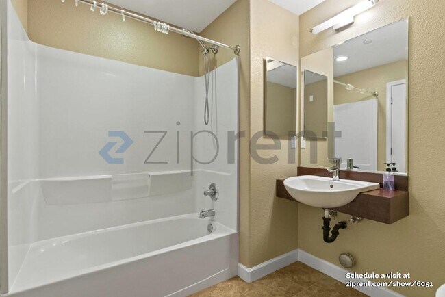 Building Photo - 937 Glen Valley Terrace