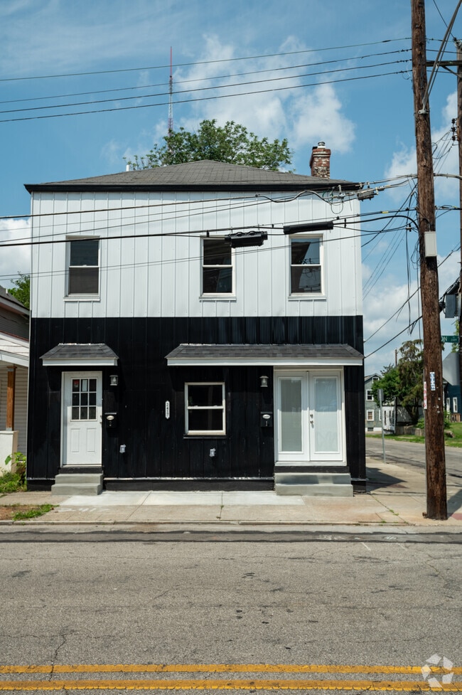 Building Photo - 2417 Kenton St