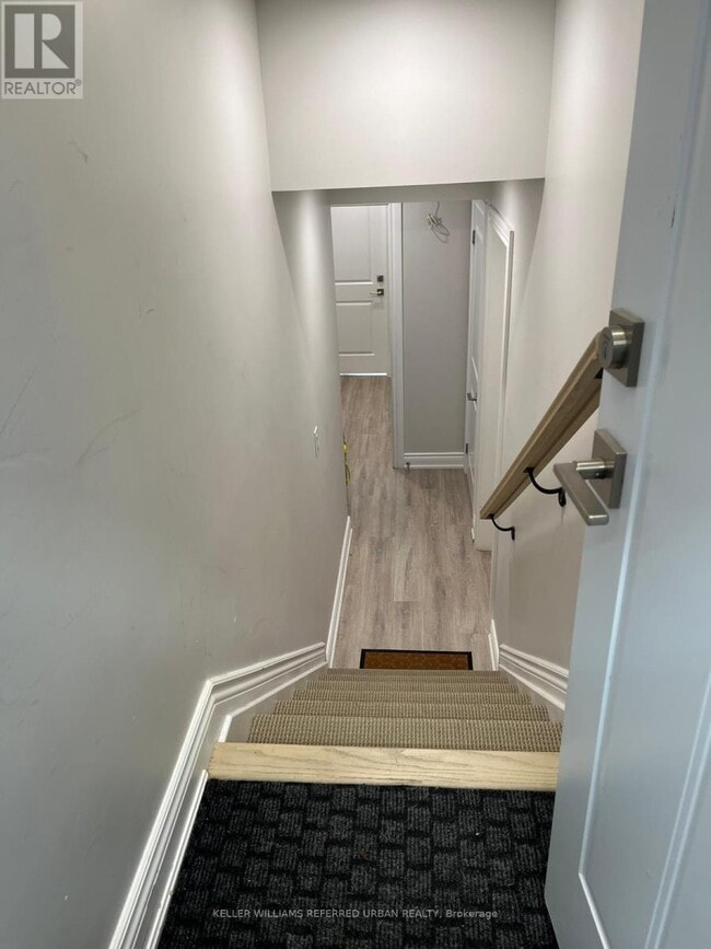 Building Photo - 112 Fairholme Ave