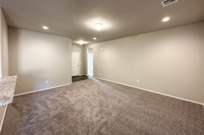 Foto del edificio - Gorgeous, Newly-Built 3 Bed 2 Bath Home in...