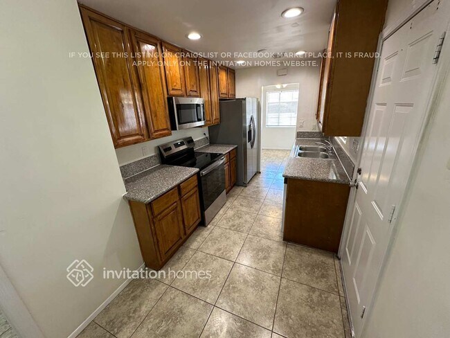 Foto del edificio - 1831 N 35th Pl