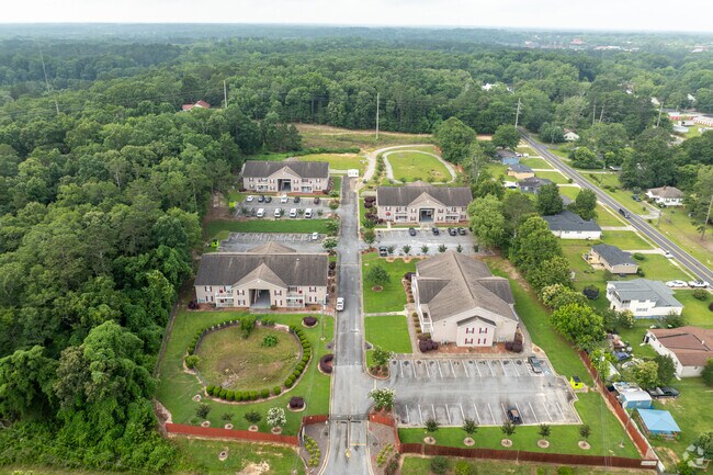 Foto aérea - Village Square Apartments