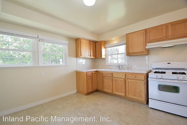 Building Photo - 2 br, 1 bath Apartment - 1408 Cota Ave