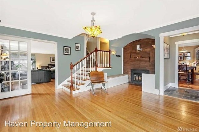 Foto del edificio - 5 br, 3 bath House - 2119 N Prospect St