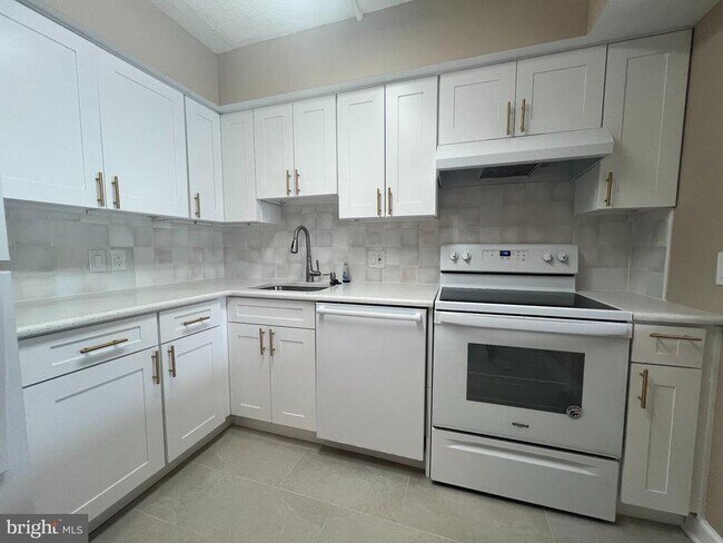 Foto del edificio - 2921 N Leisure World Blvd