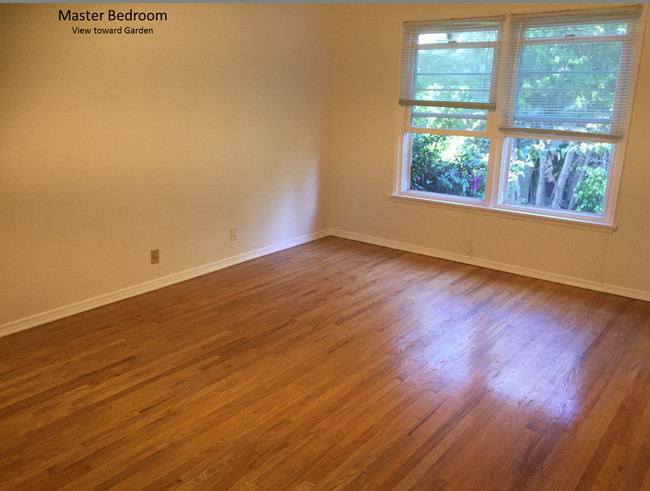 Master Bedroom with Garden View - 144 S Roxbury Dr