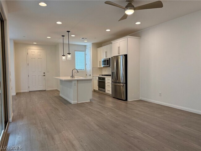 Foto del edificio - 11699 Hamilton Lk Ave