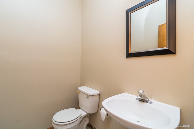 Aseo - 3044 Waters Edge Cir