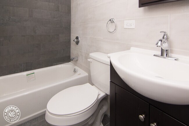 Foto del edificio - 310 E 25th St