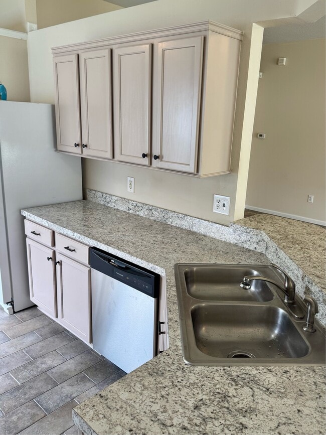 Building Photo - 2711 Breakwater Ct