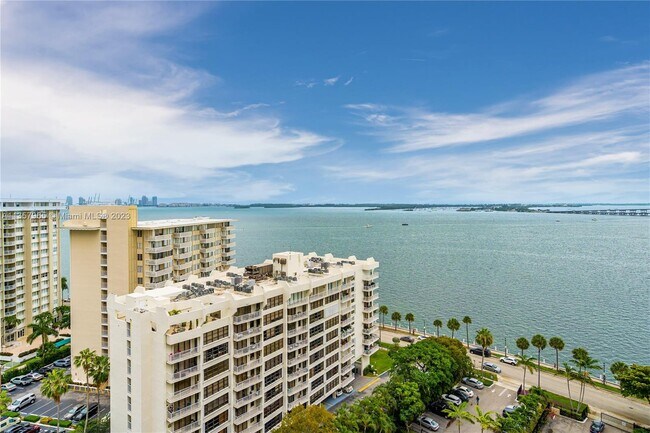 Foto del edificio - 1450 Brickell Bay Dr