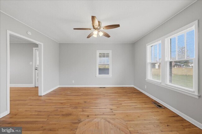 Foto del edificio - Available NOW! Adorable 4 Bed, 2 Bath Home for $2,600./month