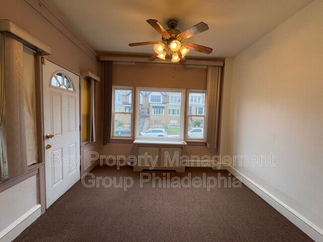 Foto del edificio - 5414 W Montgomery Ave