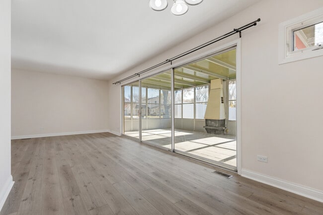 Building Photo - 601 Hillcrest Blvd