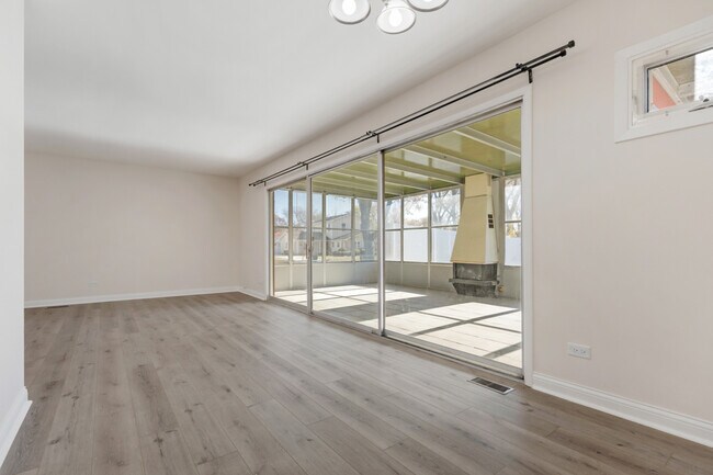 Foto del edificio - 601 Hillcrest Blvd