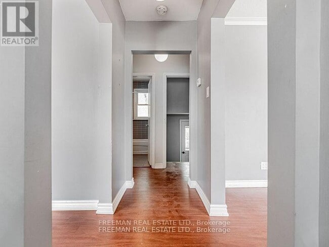 Building Photo - 6 Westglen Crescent