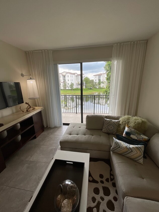 4434 NW 113th Pl Unit 3201, Doral, FL 33178 Condo for Rent in Doral