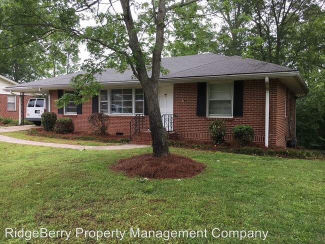 Building Photo - 3 br, 1 bath House - 11 John Ross Dr.