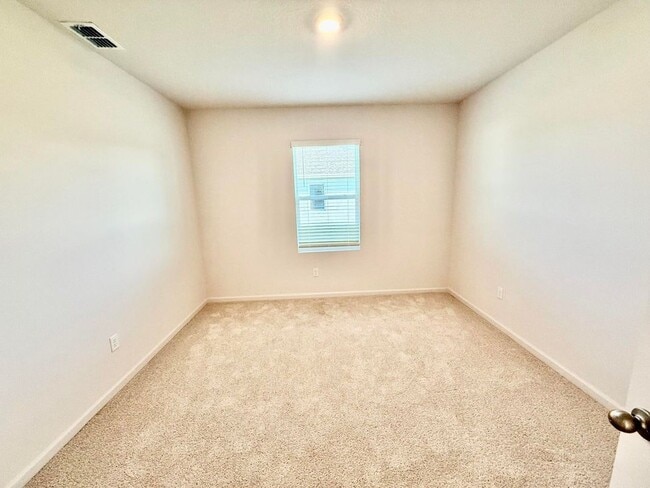 Building Photo - 4610 SW Obelisk St