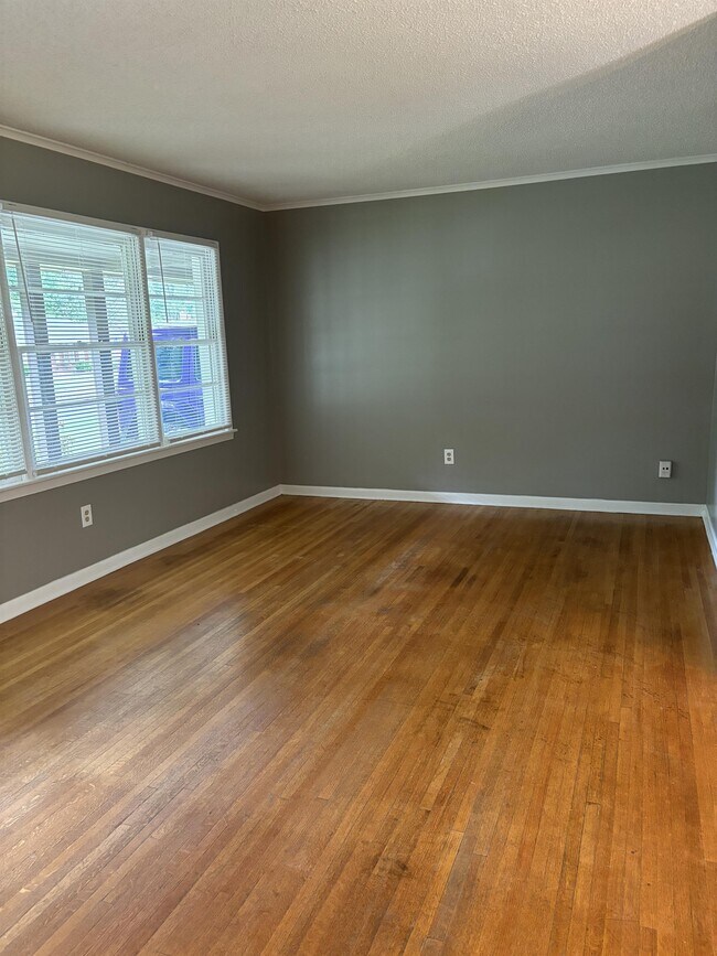 Building Photo - 4923 Parkside Ave