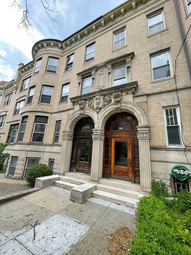 Foto del edificio - Studio Coolidge Corner