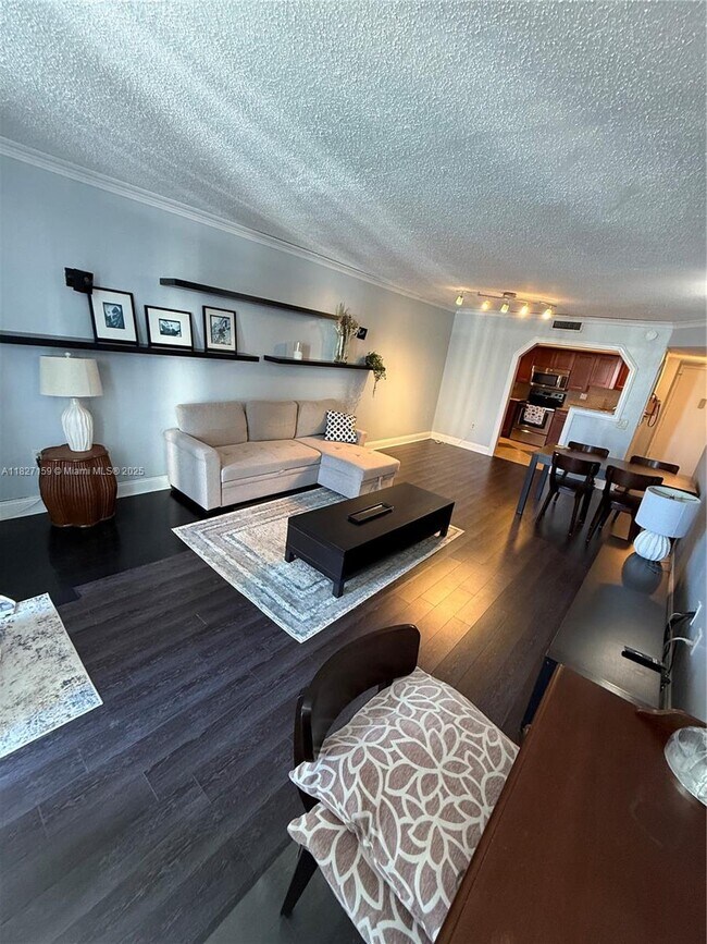 Foto del edificio - 2750 NE 183rd St