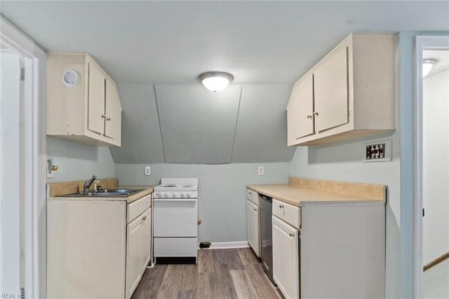Building Photo - 108 Cooley Rd