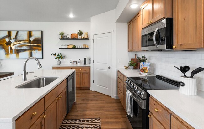 Foto del edificio - Free First Month Rent!