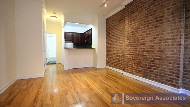 Building Photo - 906 Amsterdam Ave