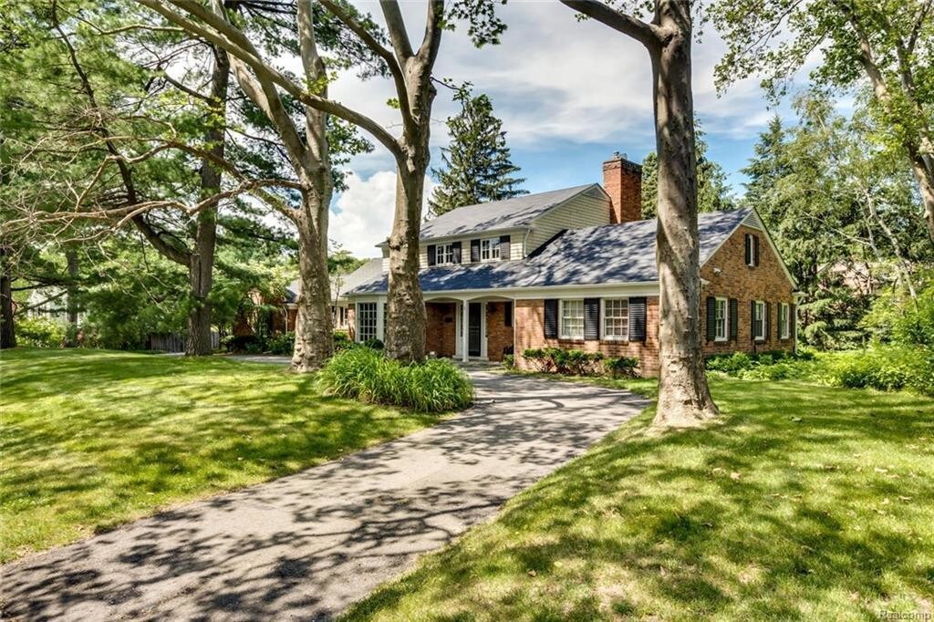 Primary Photo - 234 Touraine Rd