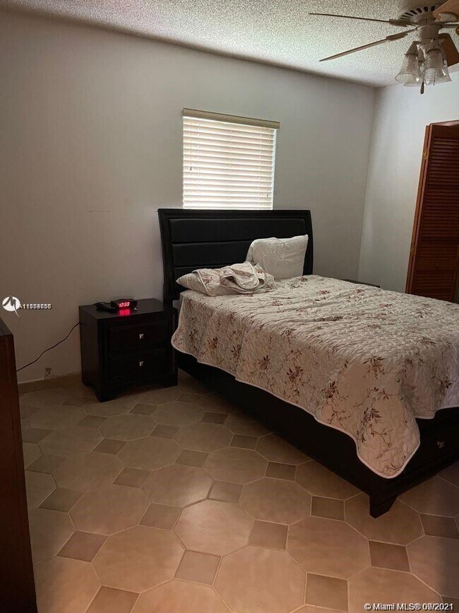 Foto del edificio - 6440 SW 4th St